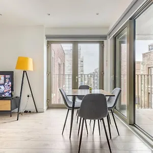 Luxury Double Bedroom In Gallions Reach Homestay Beckton