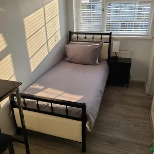 Gatwick Single Homestay